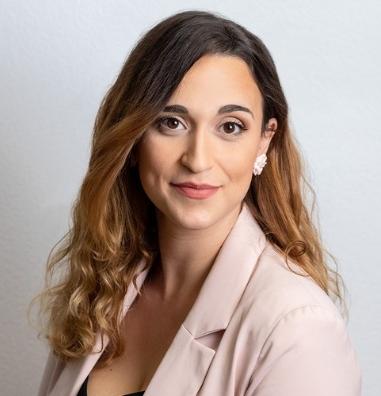 Estefanía Olivares